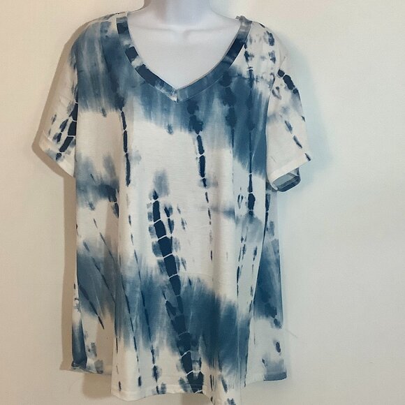 Source Unknown Tops - Tunic Style Top White Muted Blue Tones XL Free Style Short Sleeve  Random Print